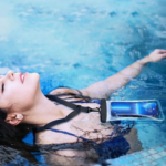 Wasserdichte Handyhülle mit Trageband aus PVC