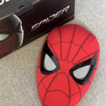 Spinnenheld-Maske mit Ring-Fernbedienung